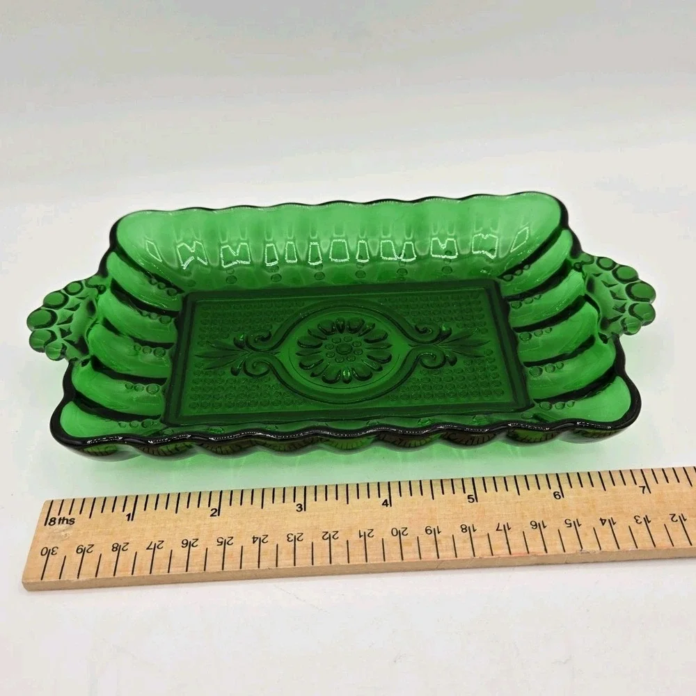 Anchor Hocking Vtg Emerald Green Glass Oyster Pearl Emerald Tray‎ Trinket Dish